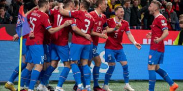 piłkarze reprezentacji czech cieszący się z bramki