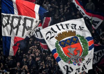 Kibice PSG na trybunach