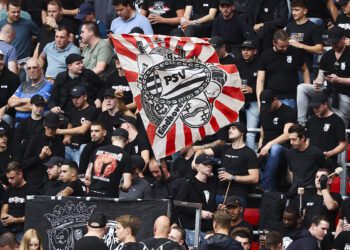 Kibice PSV na trybunach