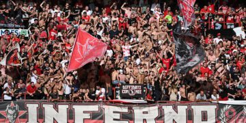 Oprawa meczu robiona przez kibiców Standard Liege
