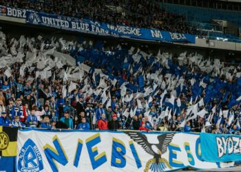 Kibice Ruchu Chorzów na trybunach Stadionu Śląskiego