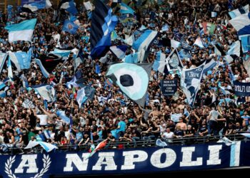 Kibice Napoli świętują na stadionie trzecie mistrzostwo