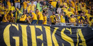 Kibice GKS-u Katowice na trybunach
