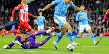 Zawodnicy Crveny i Manchesteru City na boisku