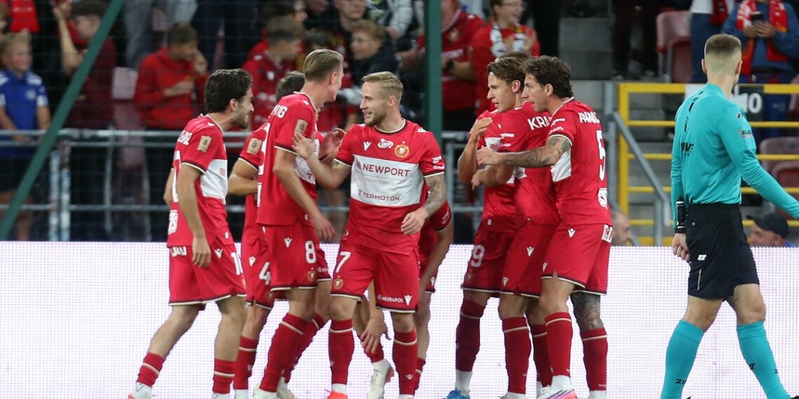 Zawodnicy Widzewa przed meczem z Wisłą Kraków
