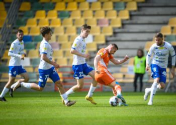Zawodnicy Podbeskidzia i Termaliki na boisku
