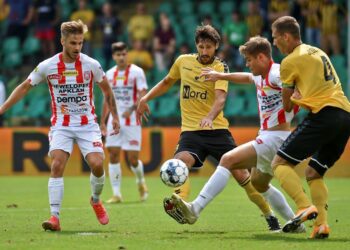 Mecz piłki nożnej pomiędzy GKS Katowice a Resovią