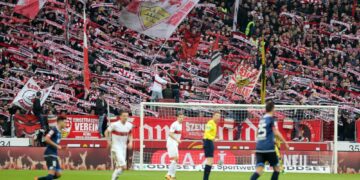Kibice VfB Stuttgart podczas meczu Budnesligi