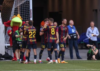 Zawodnicy Pogoni na stadionie