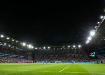Kibice Aston Villa podczas meczu Ligi Konferencji