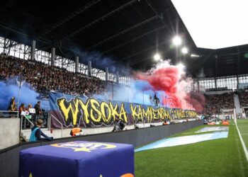 Kibice Pogoni Szczecin z oprawą