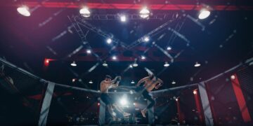Zawodnicy MMA w oktagonie