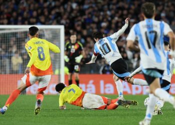 Piłkarze Argentyny i Leo Messi w trakcie meczu eliminacji mistrzostw świata