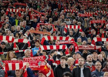 Kibice Liverpool FC podczas meczu na Anfield