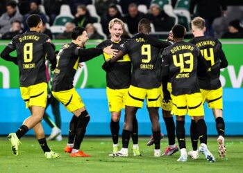 Zawodnicy podczas meczu Borussia Dortmund - Holstein Kiel