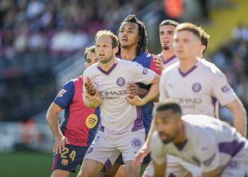 Piłkarze Barcelony i Girony podczas meczu La Liga