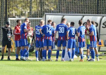 Zawodnicy Polonii Bytom przed meczem z GKS-em Jastrzębie