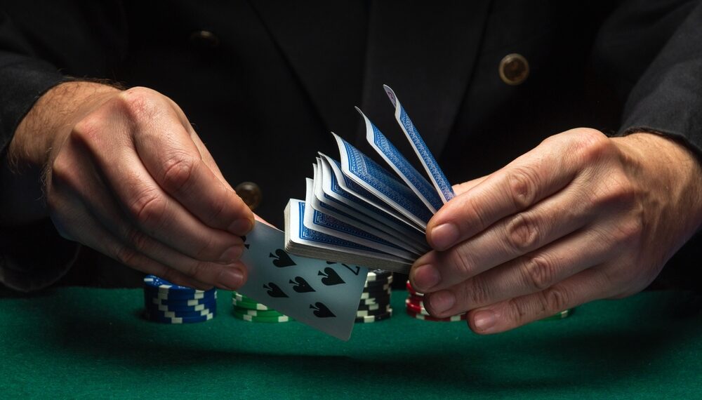 krupier-karty-poker-texas-holdem-online