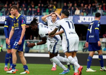 Zawodnicy Interu i Hellasu Verona na boisku