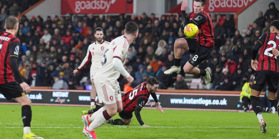 Piłkarze Bournemouth w meczu z Liverpoolem