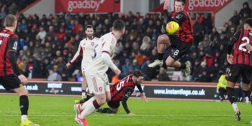 Piłkarze Bournemouth w meczu z Liverpoolem