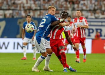 Piłkarze Lecha Poznań i Crveny zvezdy podczas meczu