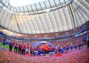 Piłkarze Rakowa Częstochowa świętujący na Stadionie Narodowym