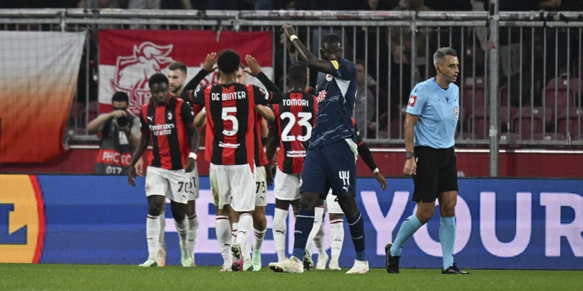 Radość zawodników Milanu, rywala Atalanty na San Siro.