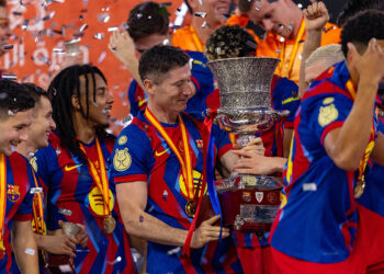 Lewandowski i inni piłkarze Barcelony w Superpucharem Hiszpanii