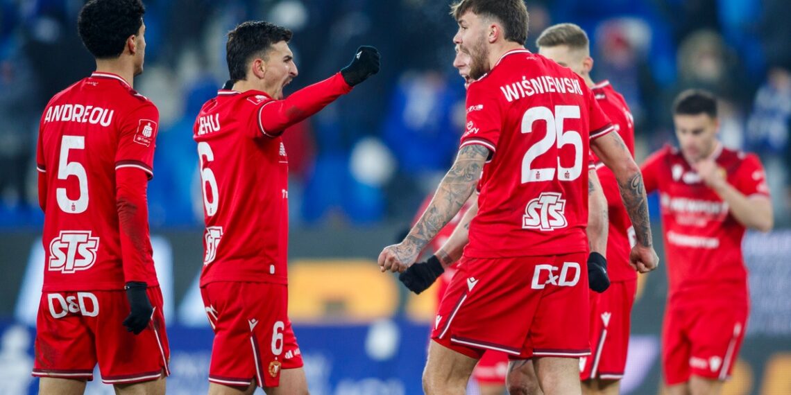 Piłkarze Widzewa podczas meczu z Wisłą Płock w Ekstraklasie
