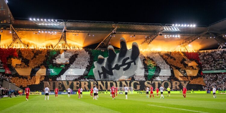 Oprawa Legii w meczu z Widzewem