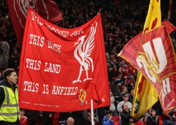 Kibice Liverpoolu podczas meczu Ligi Mistrzów