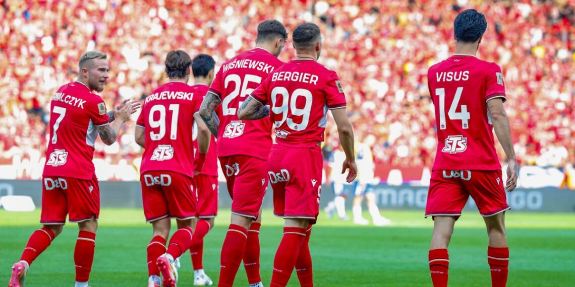 Piłkarze Widzewa Łódź podczas domowego meczu Ekstraklasy