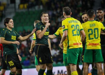 Walka w pierwszym meczu GKS Katowice - ZIlina