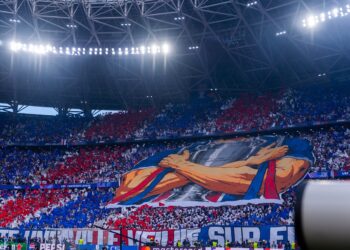 Kibice PSG na meczu finałowym