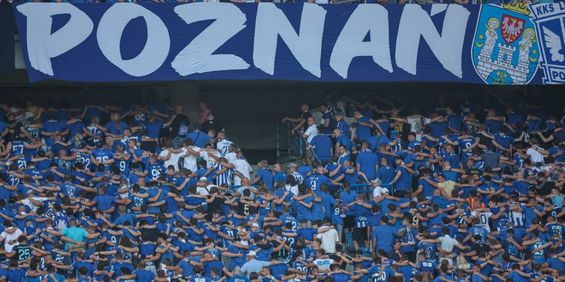 Kibice Lecha Poznań w meczu eliminacji Ligi Europy