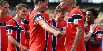 Piłkarze reprezentacji Norwegii celebrują gola