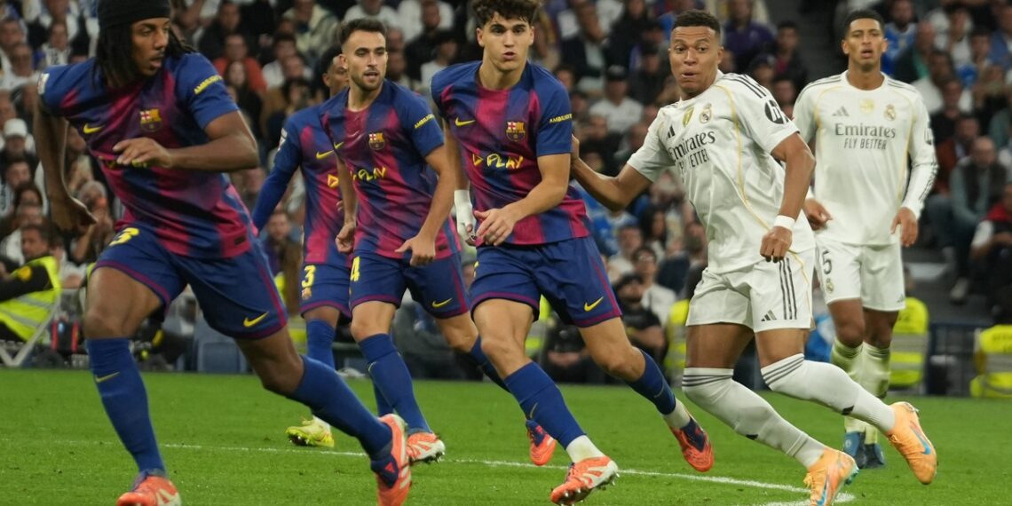 Piłkarze Barcelony i Realu Madryt w El Clasico