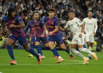 Piłkarze Barcelony i Realu Madryt w El Clasico