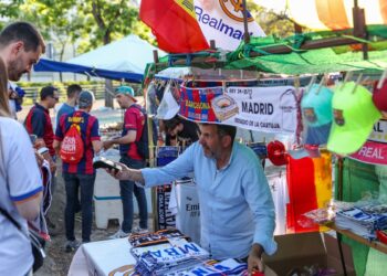 Kibice przed El Clasico, czyli meczem Barcelony z Real Madryt