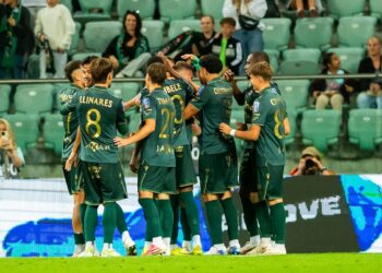 Piłkarze Śląska Wrocław w meczu STS Pucharu Polski