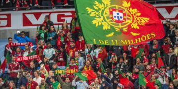 Kibice reprezentacji Portugalii i Norwegii