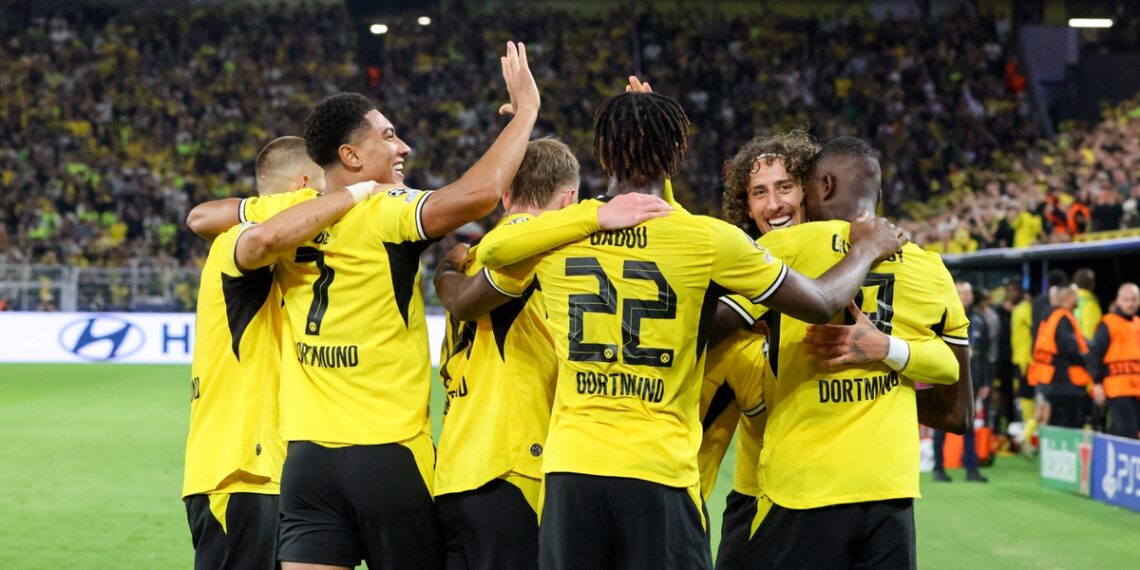 Radość zawodników Borussii Dortmund, rywala Sabah w Lidze Mistrzów